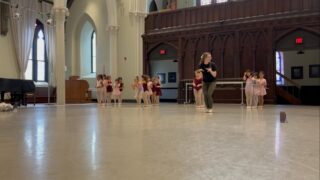 Nutcracker rehearsals are underway! Over the weekend, we welcomed over 100 local children to start the rehearsal process to be Mice, Soldiers, Angels, Party Children, Cherubs, and Polichinelles for The Nutcracker! 🐭💂♀️🪽🩰🎄
Check out this clip of our youngest dancers (ages 6-7), the Mice, with Ms. Elizabeth!🎟️ TICKETS ON SALE NOW 🎟️There are still spots open in our cast — if you would like to be part of this magical holiday tradition, send us a message!
#jmbt #josemateoballettheatre #jmbtnutcracker #thenutcracker #nutcrackerballet #nutcracker